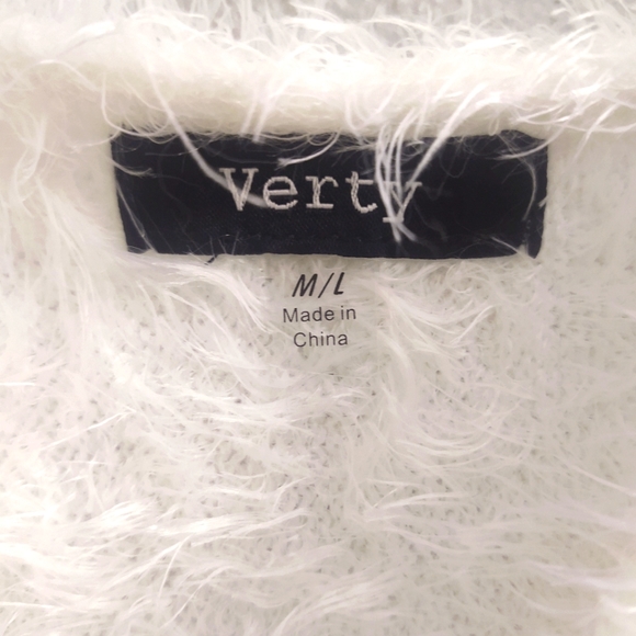 VERTY White Long Sleeve Snuggle SOFT Sweater Women's size M/L - Picture 3 of 4